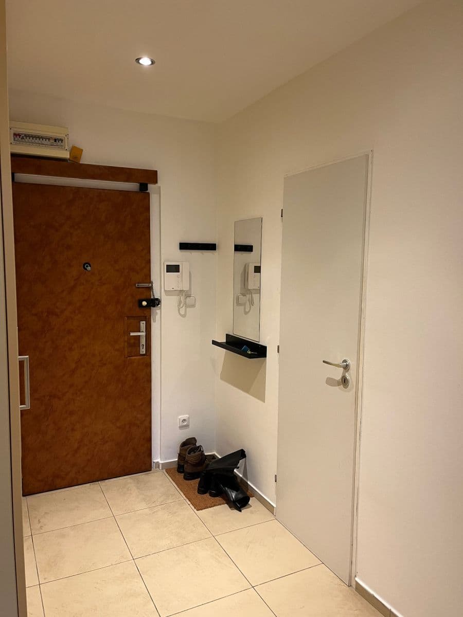 Prenájom bytu 3-izbový 63 m², Jeremenkova, Praha, Praha Prenájom bytu 3-izbový 63 m², Jeremenkova, Praha, Praha