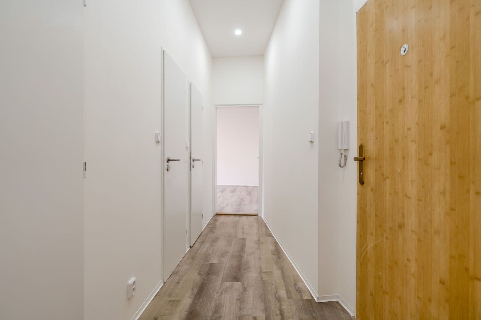 Prenájom bytu 2-izbový 82 m², Železná, Ústí nad Labem, Ústecký kraj Prenájom bytu 2-izbový 82 m², Železná, Ústí nad Labem, Ústecký kraj