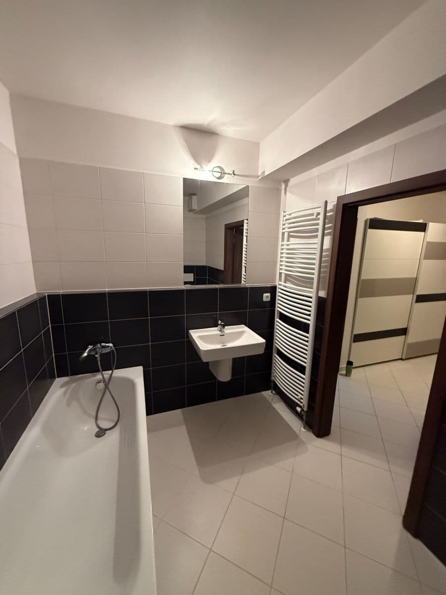 Prenájom bytu 2-izbový 51 m², Kardausova, Praha, Praha Prenájom bytu 2-izbový 51 m², Kardausova, Praha, Praha