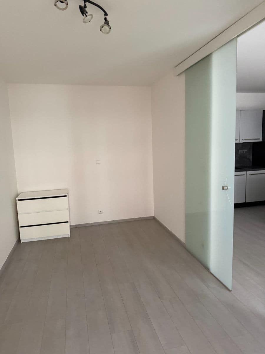 Prenájom bytu 2-izbový 51 m², Kardausova, Praha, Praha Prenájom bytu 2-izbový 51 m², Kardausova, Praha, Praha