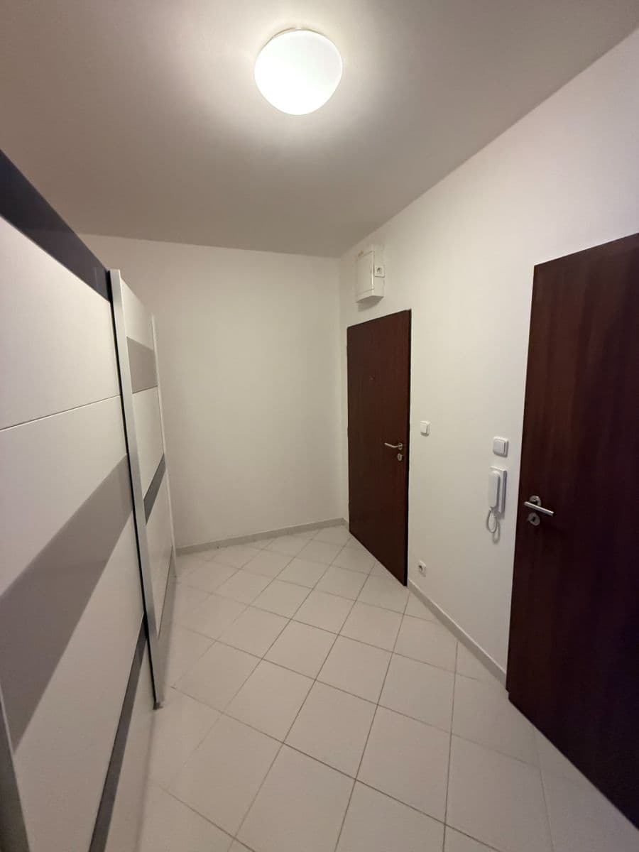 Prenájom bytu 2-izbový 51 m², Kardausova, Praha, Praha Prenájom bytu 2-izbový 51 m², Kardausova, Praha, Praha