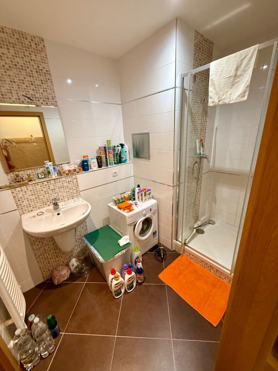 Predaj bytu 1-izbový 40 m², Hornoměcholupská, Praha, Praha Predaj bytu 1-izbový 40 m², Hornoměcholupská, Praha, Praha