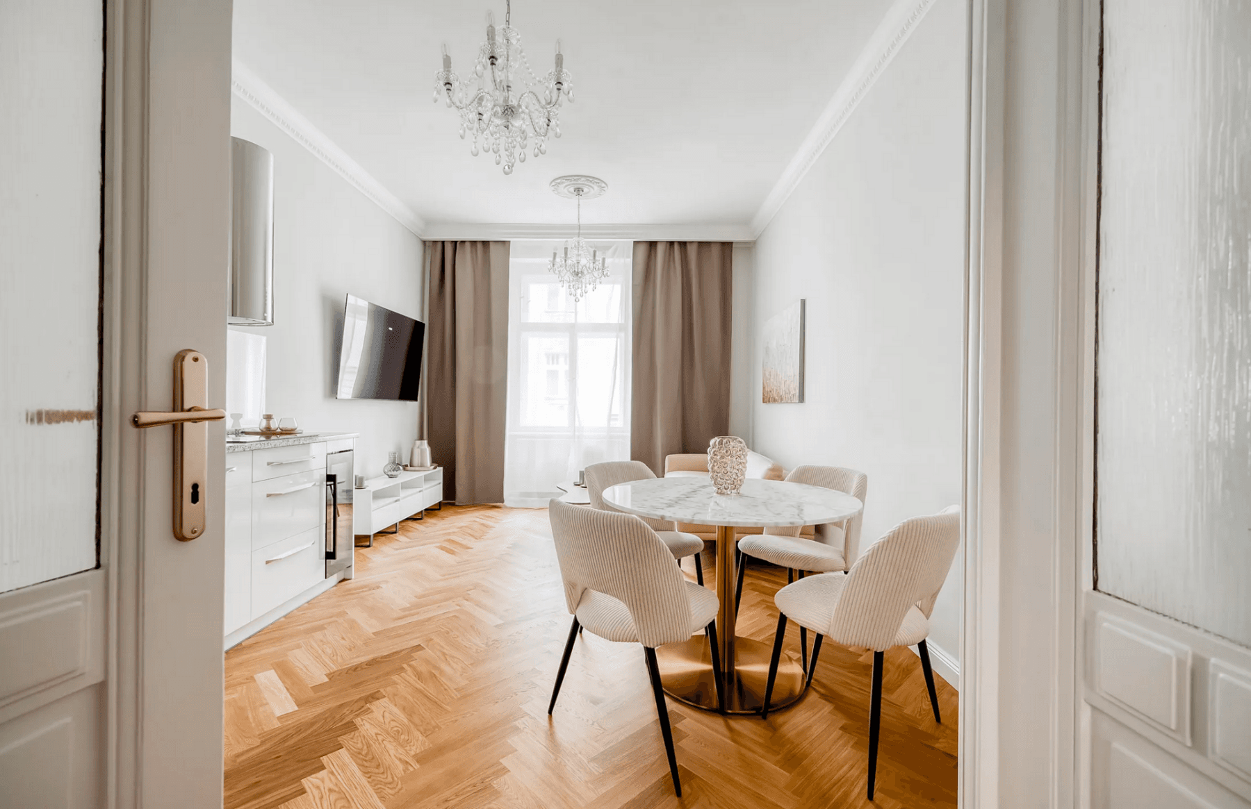 Prenájom bytu 1-izbový 48 m², Orelská, Praha, Praha Prenájom bytu 1-izbový 48 m², Orelská, Praha, Praha