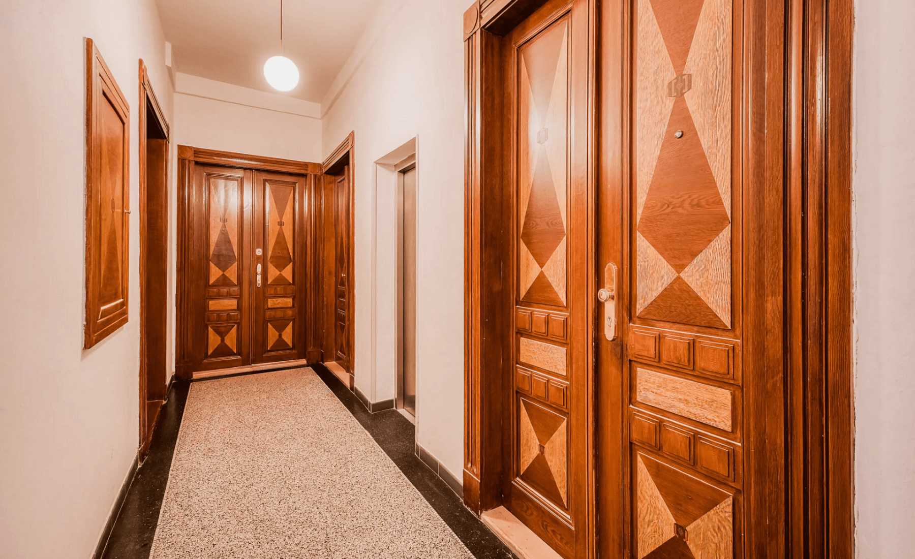 Prenájom bytu 1-izbový 48 m², Orelská, Praha, Praha Prenájom bytu 1-izbový 48 m², Orelská, Praha, Praha