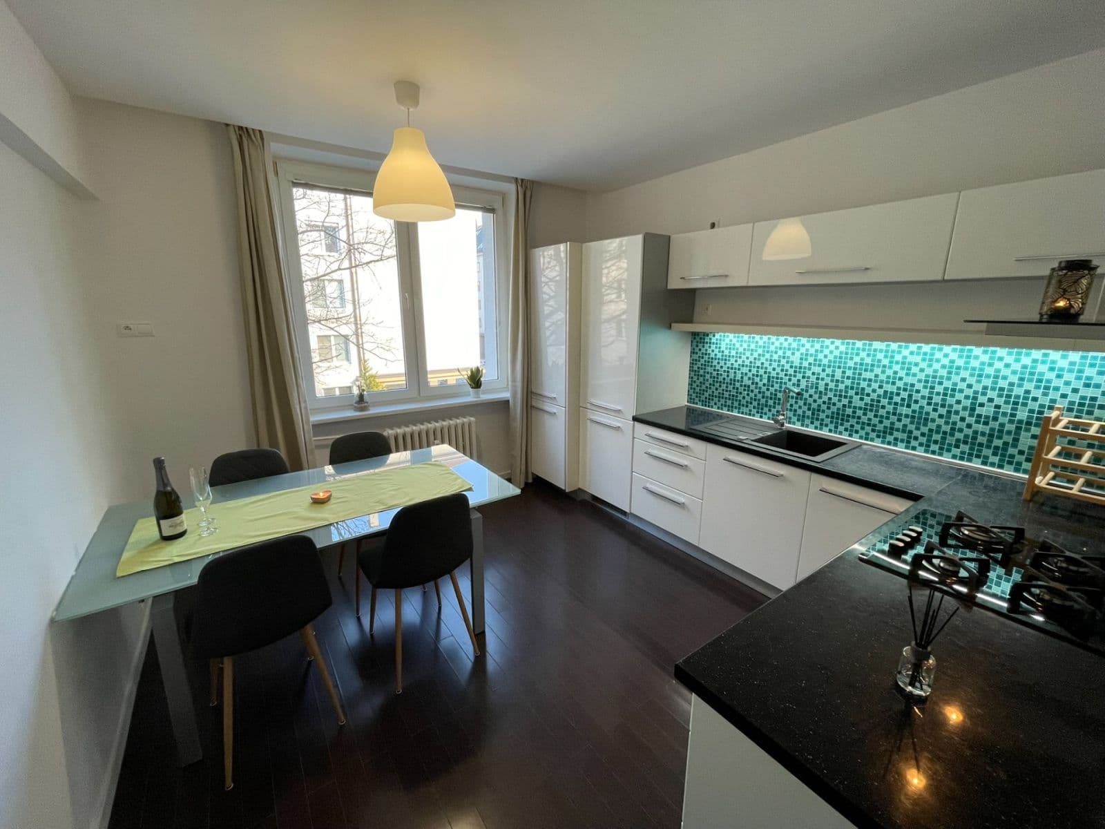 Prenájom bytu 2-izbový 54 m², Niťová, Ružinov, Bratislavský kraj Prenájom bytu 2-izbový 54 m², Niťová, Ružinov, Bratislavský kraj