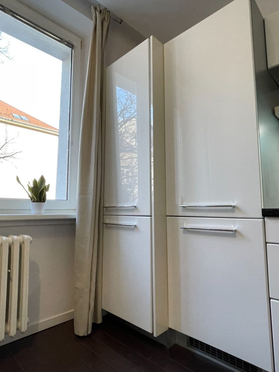 Prenájom bytu 2-izbový 54 m², Niťová, Ružinov, Bratislavský kraj Prenájom bytu 2-izbový 54 m², Niťová, Ružinov, Bratislavský kraj