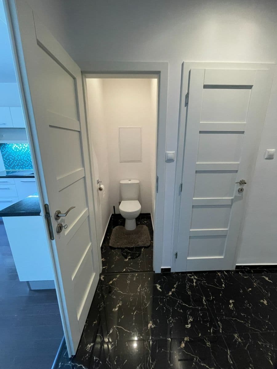 Prenájom bytu 2-izbový 54 m², Niťová, Ružinov, Bratislavský kraj Prenájom bytu 2-izbový 54 m², Niťová, Ružinov, Bratislavský kraj