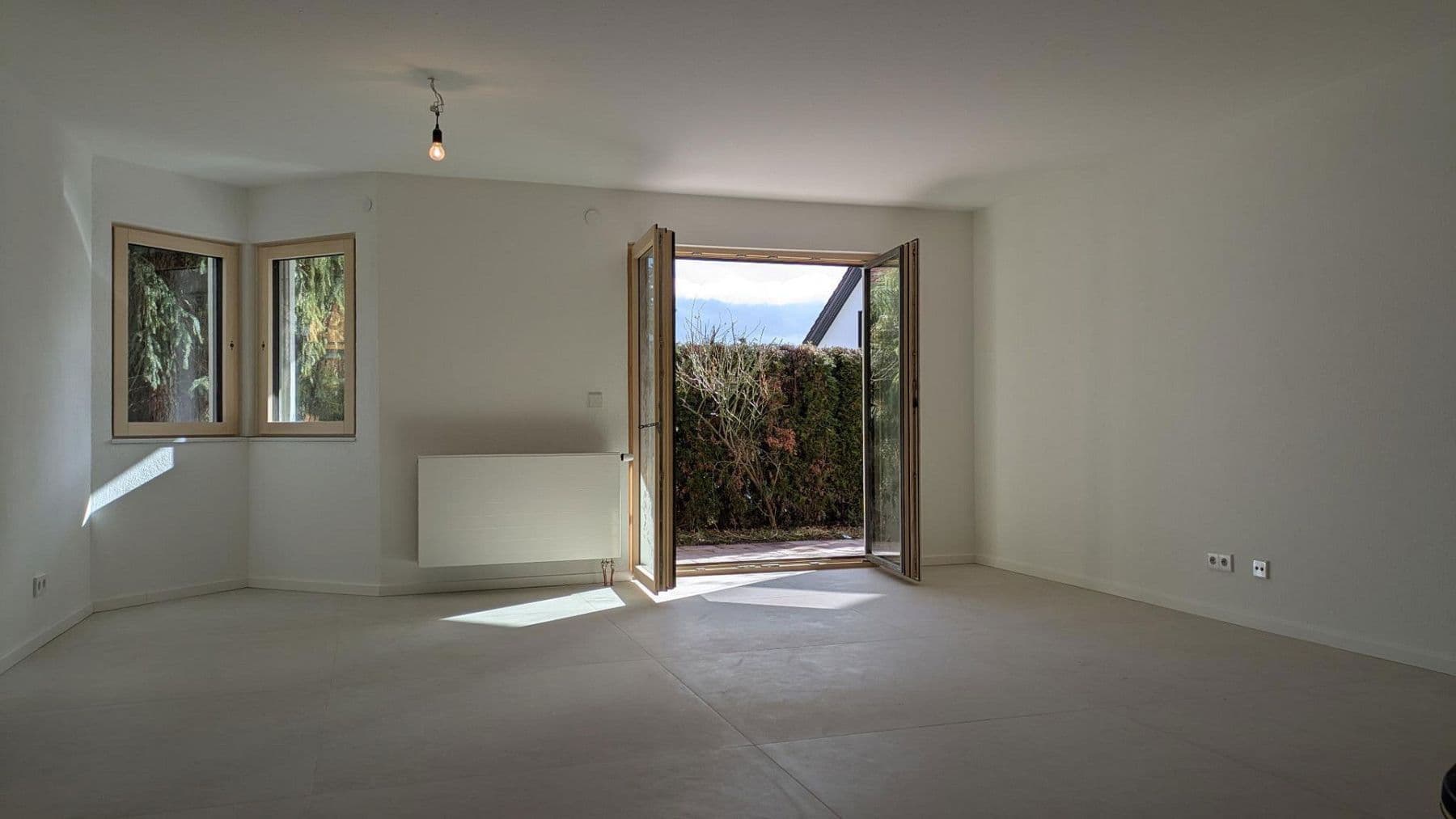 Prenájom bytu 2-izbový 73 m², Eningen unter Achalm, Bádensko-Wurttembersko Prenájom bytu 2-izbový 73 m², Eningen unter Achalm, Bádensko-Wurttembersko