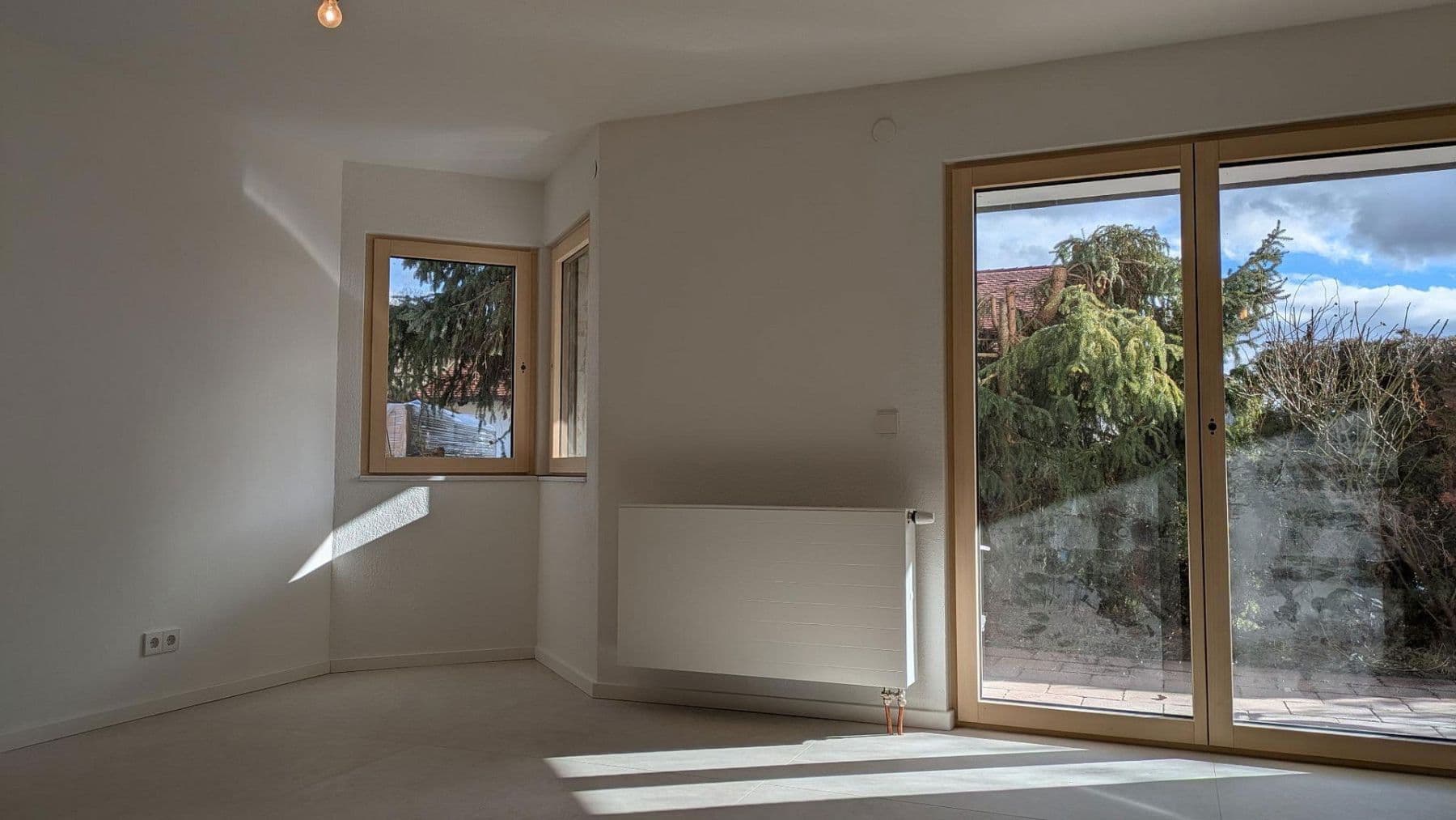 Prenájom bytu 2-izbový 73 m², Eningen unter Achalm, Bádensko-Wurttembersko Prenájom bytu 2-izbový 73 m², Eningen unter Achalm, Bádensko-Wurttembersko