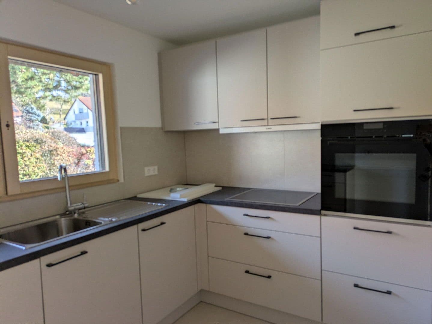 Prenájom bytu 2-izbový 73 m², Eningen unter Achalm, Bádensko-Wurttembersko Prenájom bytu 2-izbový 73 m², Eningen unter Achalm, Bádensko-Wurttembersko