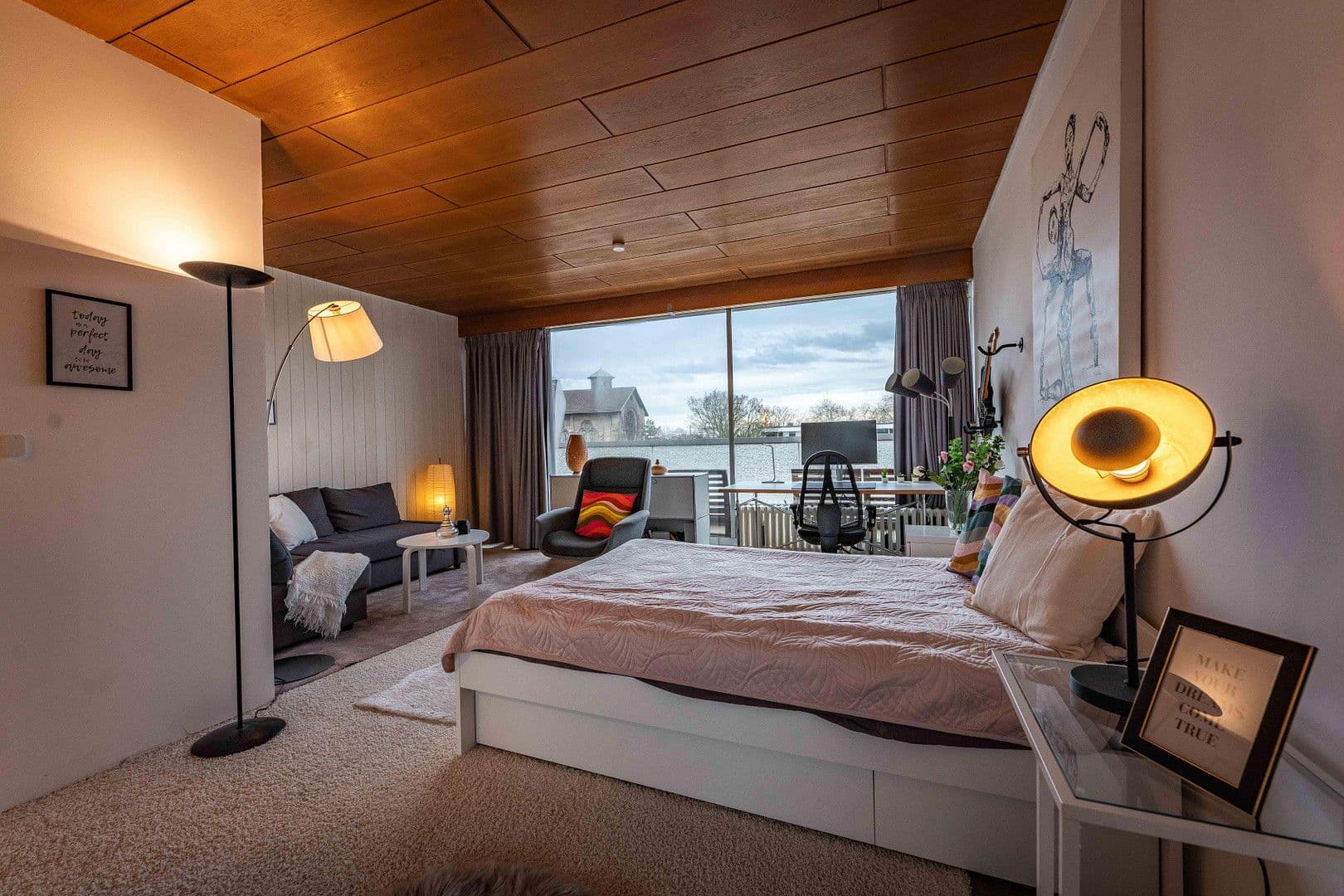 Prenájom bytu 5-izbový 24 m², Deutzer Freiheit 51, Köln, Severné Porýnie - Westfálsko Prenájom bytu 5-izbový 24 m², Deutzer Freiheit 51, Köln, Severné Porýnie - Westfálsko