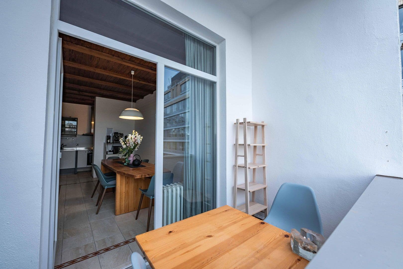 Prenájom bytu 5-izbový 24 m², Deutzer Freiheit 51, Köln, Severné Porýnie - Westfálsko Prenájom bytu 5-izbový 24 m², Deutzer Freiheit 51, Köln, Severné Porýnie - Westfálsko