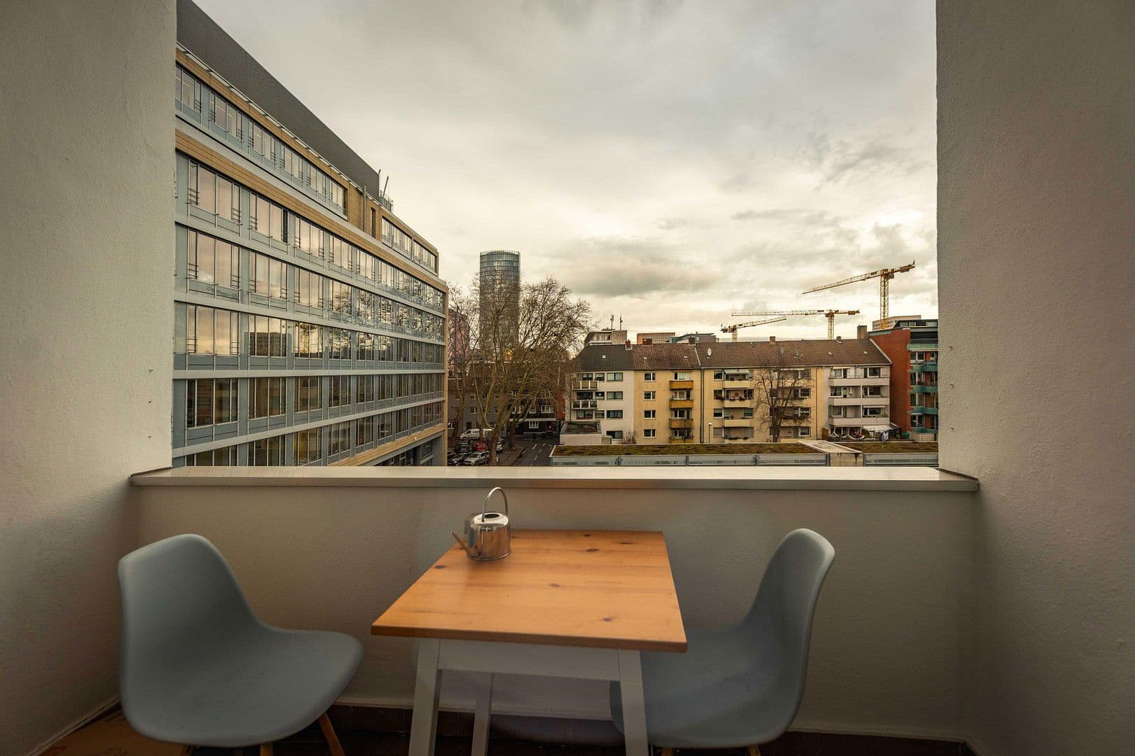 Prenájom bytu 5-izbový 24 m², Deutzer Freiheit 51, Köln, Severné Porýnie - Westfálsko Prenájom bytu 5-izbový 24 m², Deutzer Freiheit 51, Köln, Severné Porýnie - Westfálsko