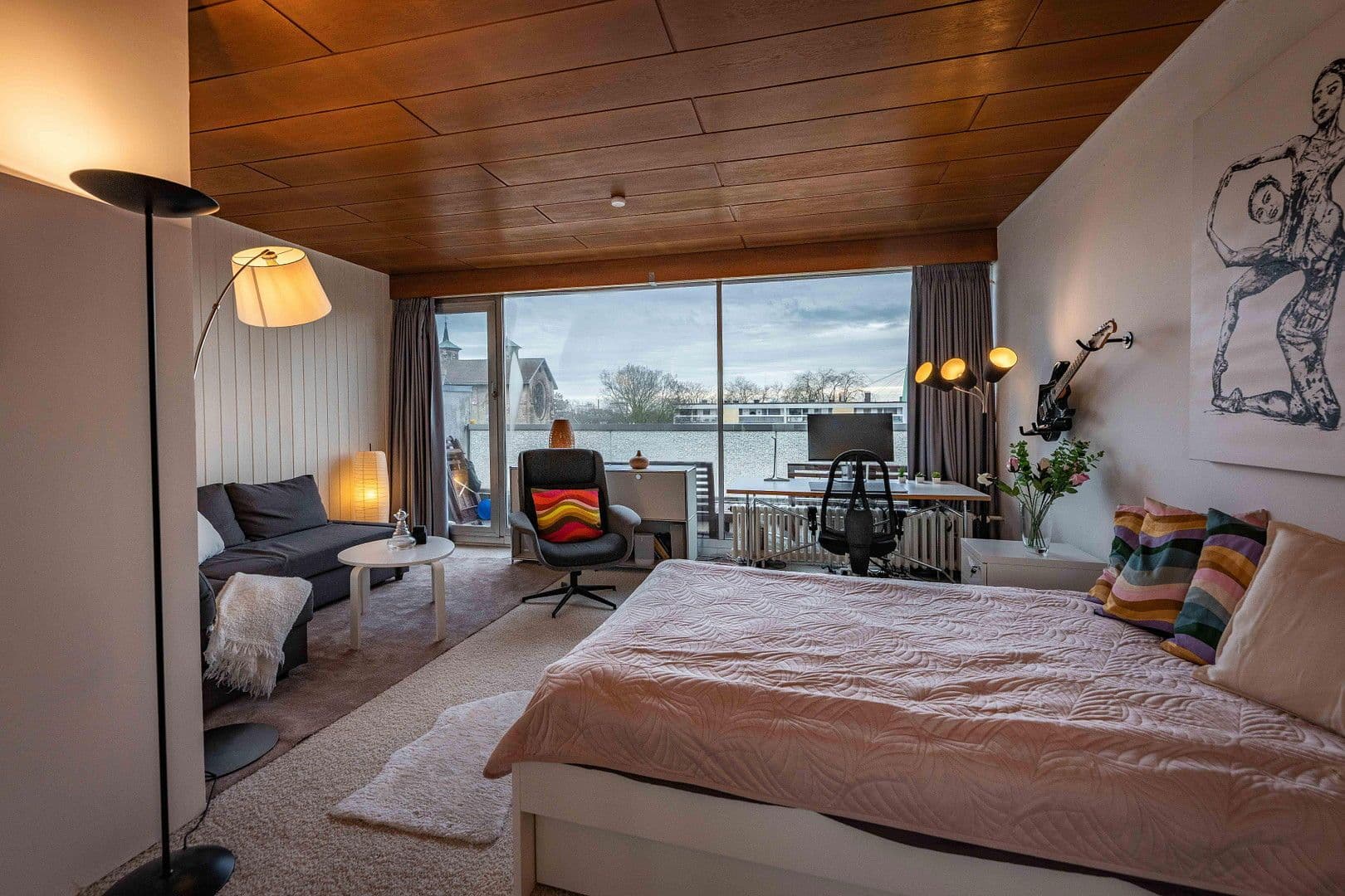 Prenájom bytu 5-izbový 24 m², Deutzer Freiheit 51, Köln, Severné Porýnie - Westfálsko Prenájom bytu 5-izbový 24 m², Deutzer Freiheit 51, Köln, Severné Porýnie - Westfálsko