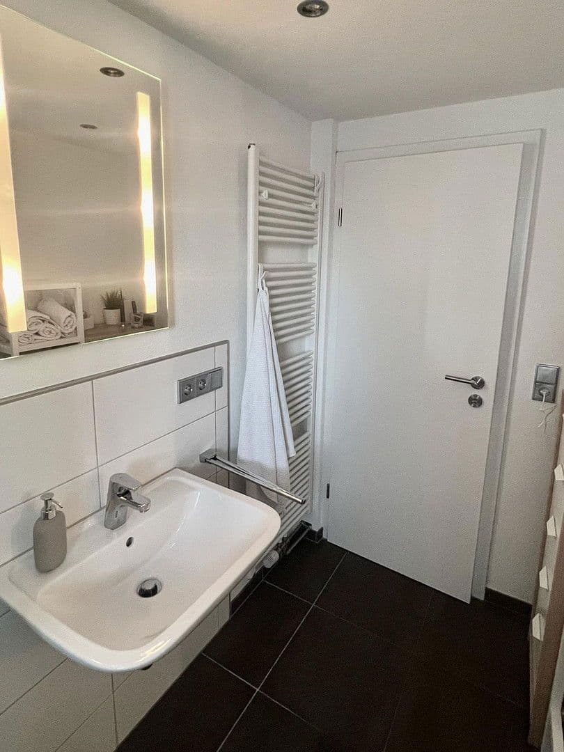 Prenájom bytu 2-izbový 50 m², Würzburg, Bavorsko Prenájom bytu 2-izbový 50 m², Würzburg, Bavorsko