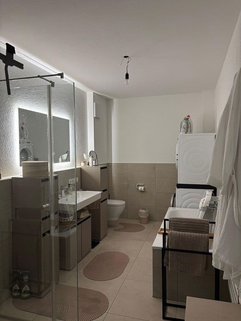 Prenájom bytu 3-izbový 83 m², Bahnhofstr. 18b, Grafing, Bavorsko Prenájom bytu 3-izbový 83 m², Bahnhofstr. 18b, Grafing, Bavorsko