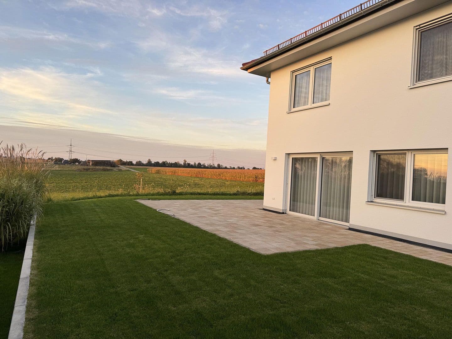 Predaj domu 227 m², pozemek 639 m², Laupheim, Bádensko-Wurttembersko Predaj domu 227 m², pozemek 639 m², Laupheim, Bádensko-Wurttembersko