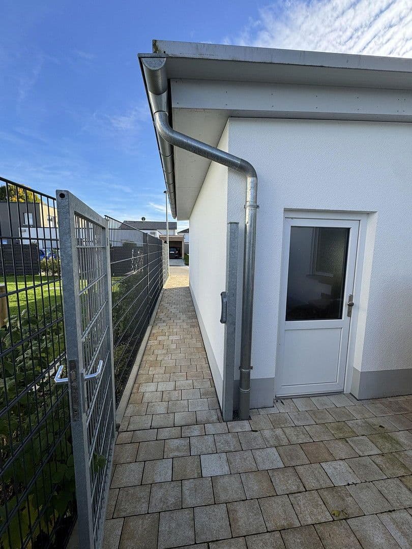 Predaj domu 227 m², pozemek 639 m², Laupheim, Bádensko-Wurttembersko Predaj domu 227 m², pozemek 639 m², Laupheim, Bádensko-Wurttembersko