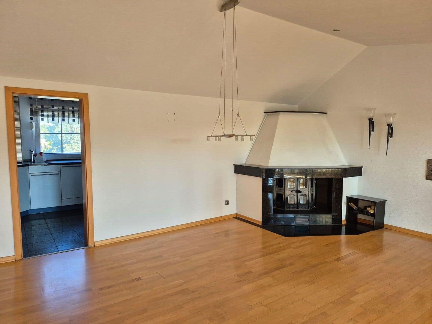 Prenájom bytu 4-izbový 132 m², Argenthal, Porýnie-Falcko Prenájom bytu 4-izbový 132 m², Argenthal, Porýnie-Falcko