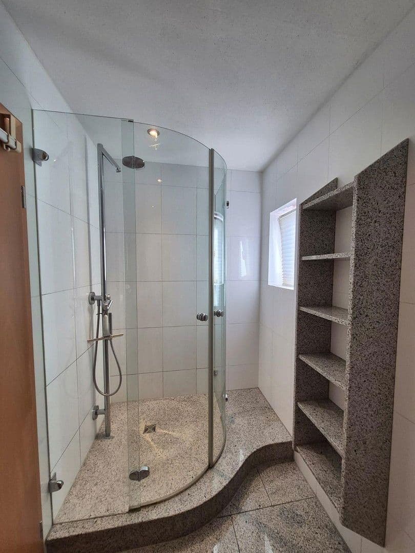 Prenájom bytu 4-izbový 132 m², Argenthal, Porýnie-Falcko Prenájom bytu 4-izbový 132 m², Argenthal, Porýnie-Falcko