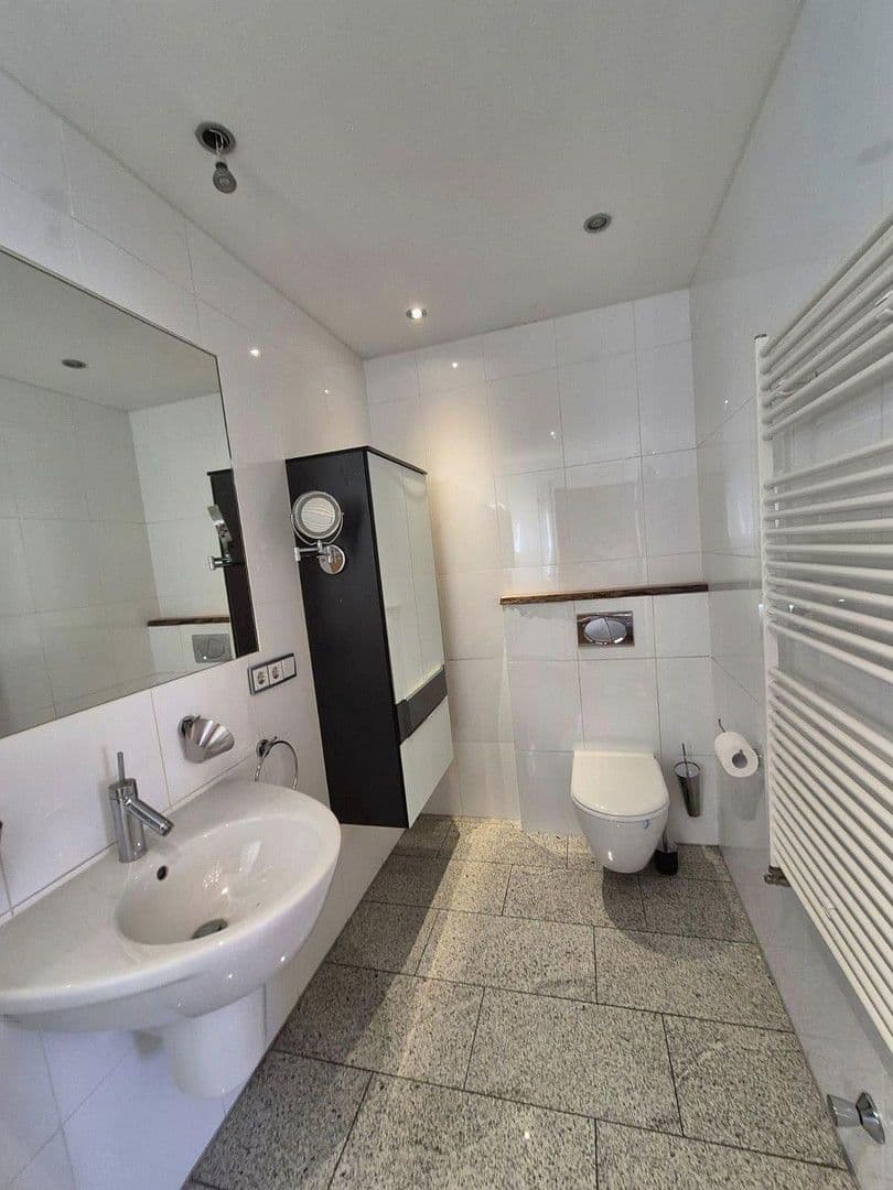 Prenájom bytu 4-izbový 132 m², Argenthal, Porýnie-Falcko Prenájom bytu 4-izbový 132 m², Argenthal, Porýnie-Falcko