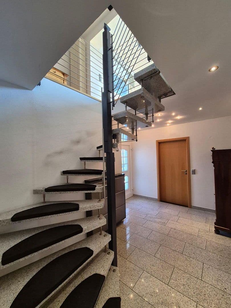 Prenájom bytu 4-izbový 132 m², Argenthal, Porýnie-Falcko Prenájom bytu 4-izbový 132 m², Argenthal, Porýnie-Falcko