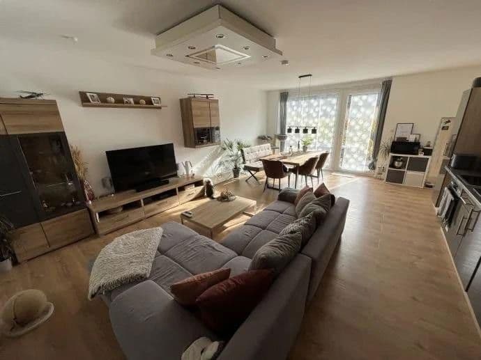 Prenájom bytu 3-izbový 80 m², Schlierbachstraße 17, Hetzles, Bavorsko Prenájom bytu 3-izbový 80 m², Schlierbachstraße 17, Hetzles, Bavorsko