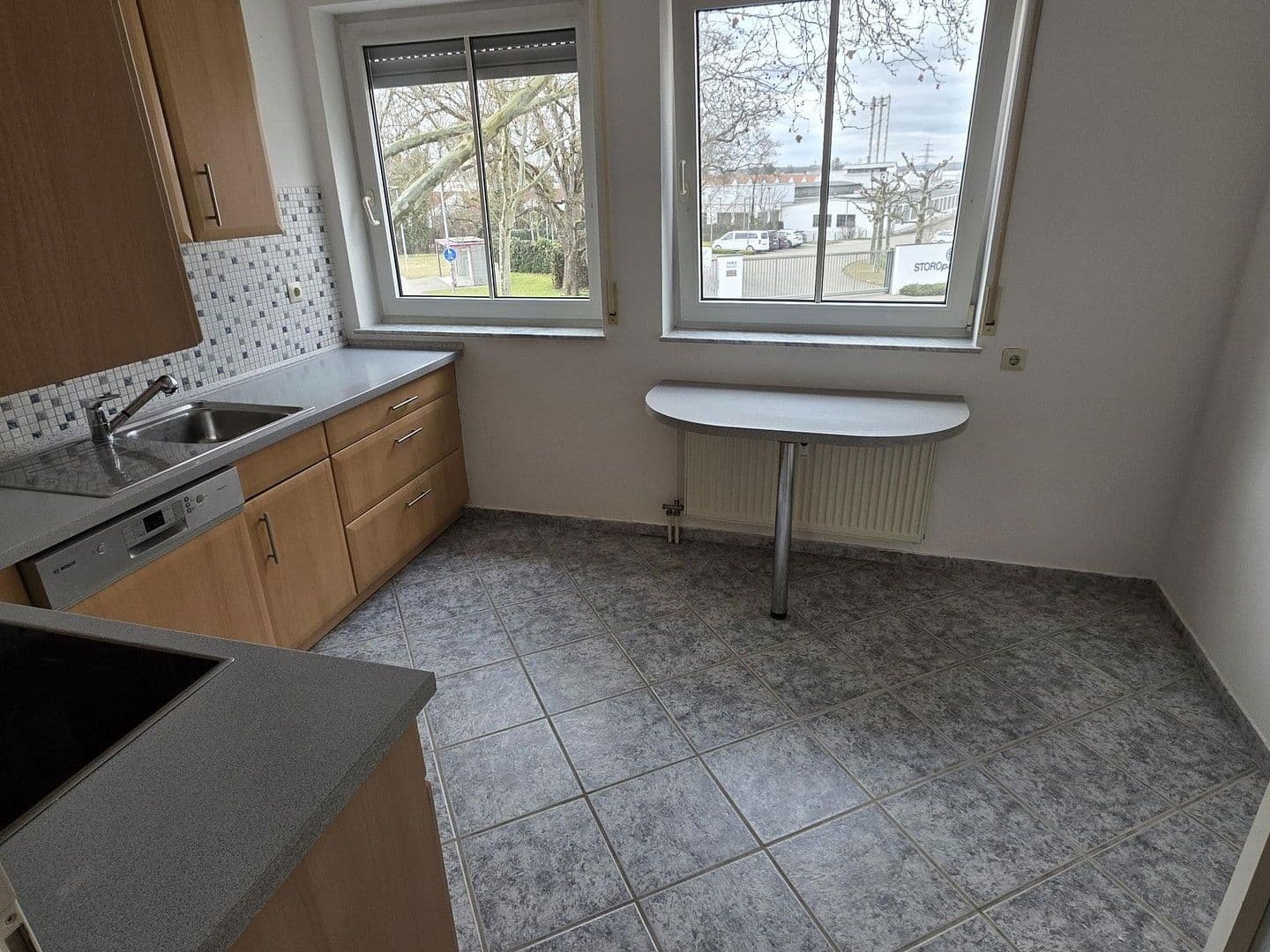 Prenájom bytu 2-izbový 67 m², Nürtinger Straße 4/2, Metzingen, Bádensko-Wurttembersko Prenájom bytu 2-izbový 67 m², Nürtinger Straße 4/2, Metzingen, Bádensko-Wurttembersko