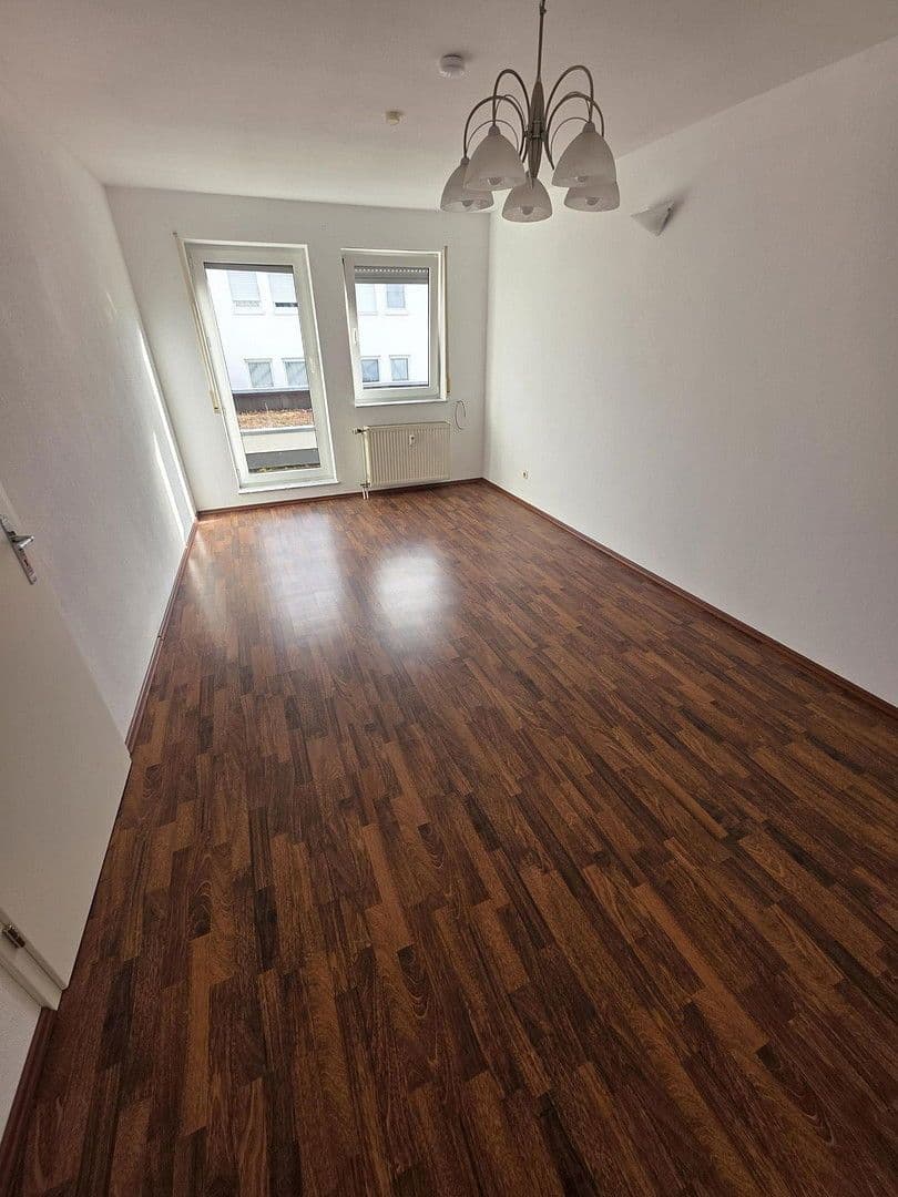 Prenájom bytu 2-izbový 67 m², Nürtinger Straße 4/2, Metzingen, Bádensko-Wurttembersko Prenájom bytu 2-izbový 67 m², Nürtinger Straße 4/2, Metzingen, Bádensko-Wurttembersko