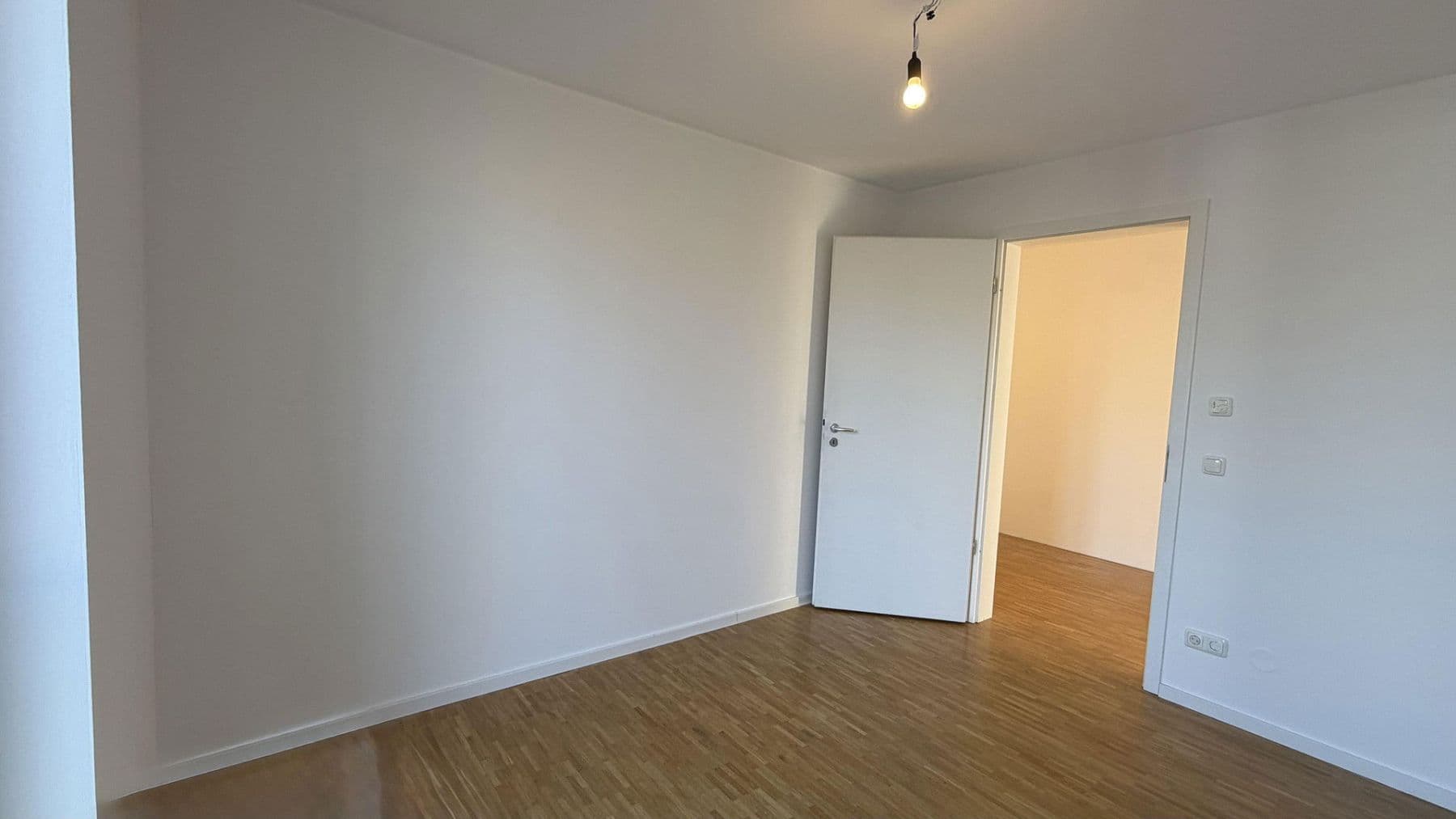 Predaj bytu 4-izbový 92 m², München, Bavorsko Predaj bytu 4-izbový 92 m², München, Bavorsko