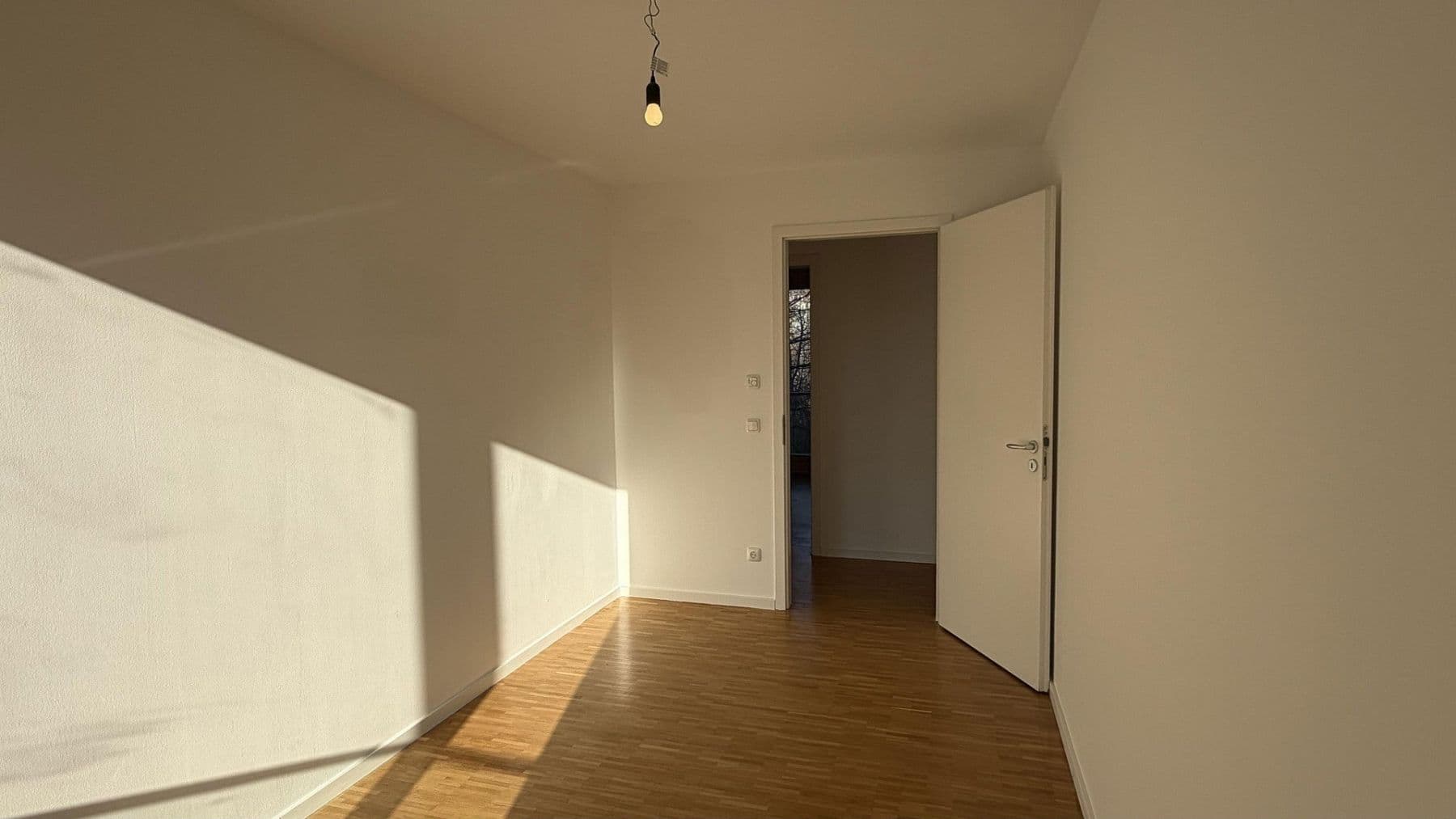 Predaj bytu 4-izbový 92 m², München, Bavorsko Predaj bytu 4-izbový 92 m², München, Bavorsko