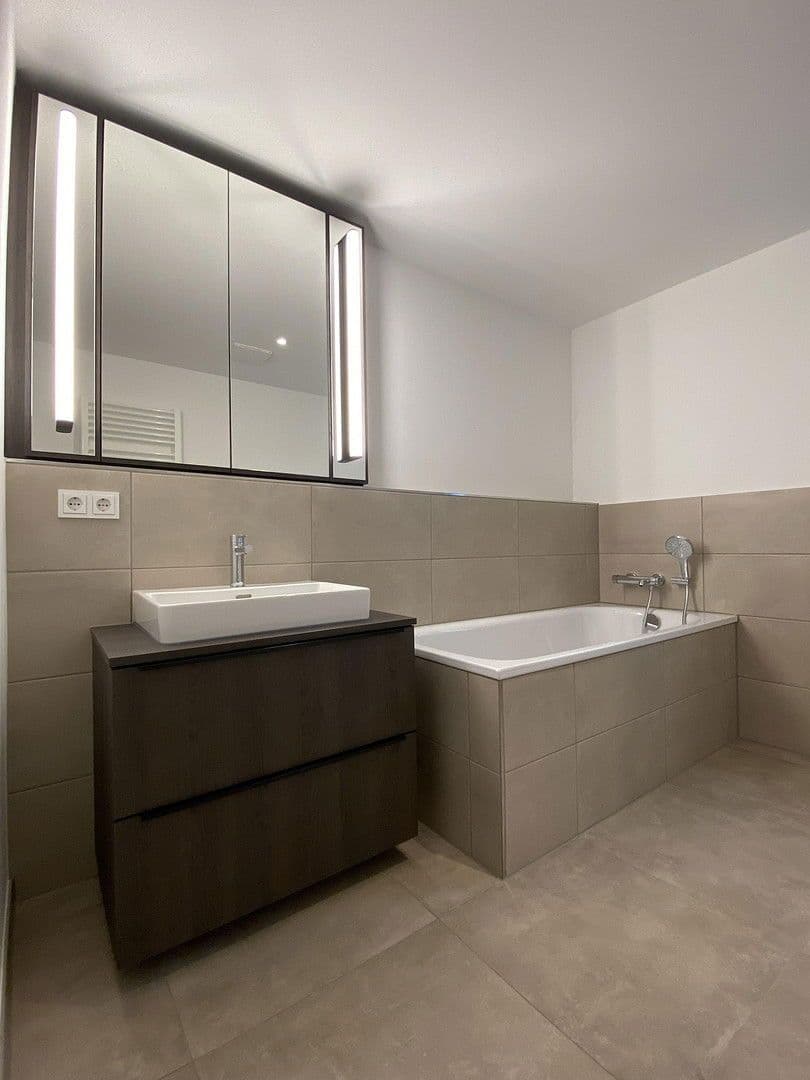 Prenájom bytu 4-izbový 112 m², Uhlenhorster Weg 31B, Hamburg, Hamburg Prenájom bytu 4-izbový 112 m², Uhlenhorster Weg 31B, Hamburg, Hamburg