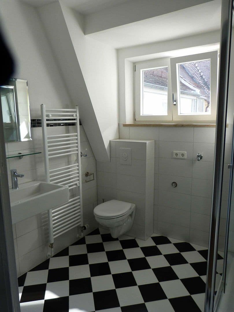 Prenájom bytu 3-izbový 82 m², Färberstraße 13, Augsburg, Bavorsko Prenájom bytu 3-izbový 82 m², Färberstraße 13, Augsburg, Bavorsko