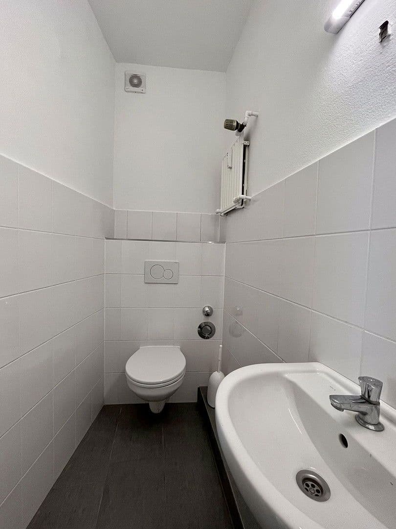 Prenájom bytu 5-izbový 114 m², Am Buchenbaum 21, Duisburg, Severné Porýnie - Westfálsko Prenájom bytu 5-izbový 114 m², Am Buchenbaum 21, Duisburg, Severné Porýnie - Westfálsko