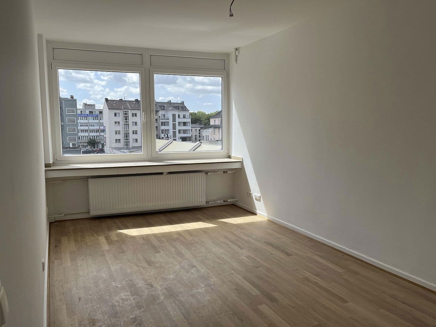 Prenájom bytu 5-izbový 114 m², Am Buchenbaum 21, Duisburg, Severné Porýnie - Westfálsko Prenájom bytu 5-izbový 114 m², Am Buchenbaum 21, Duisburg, Severné Porýnie - Westfálsko