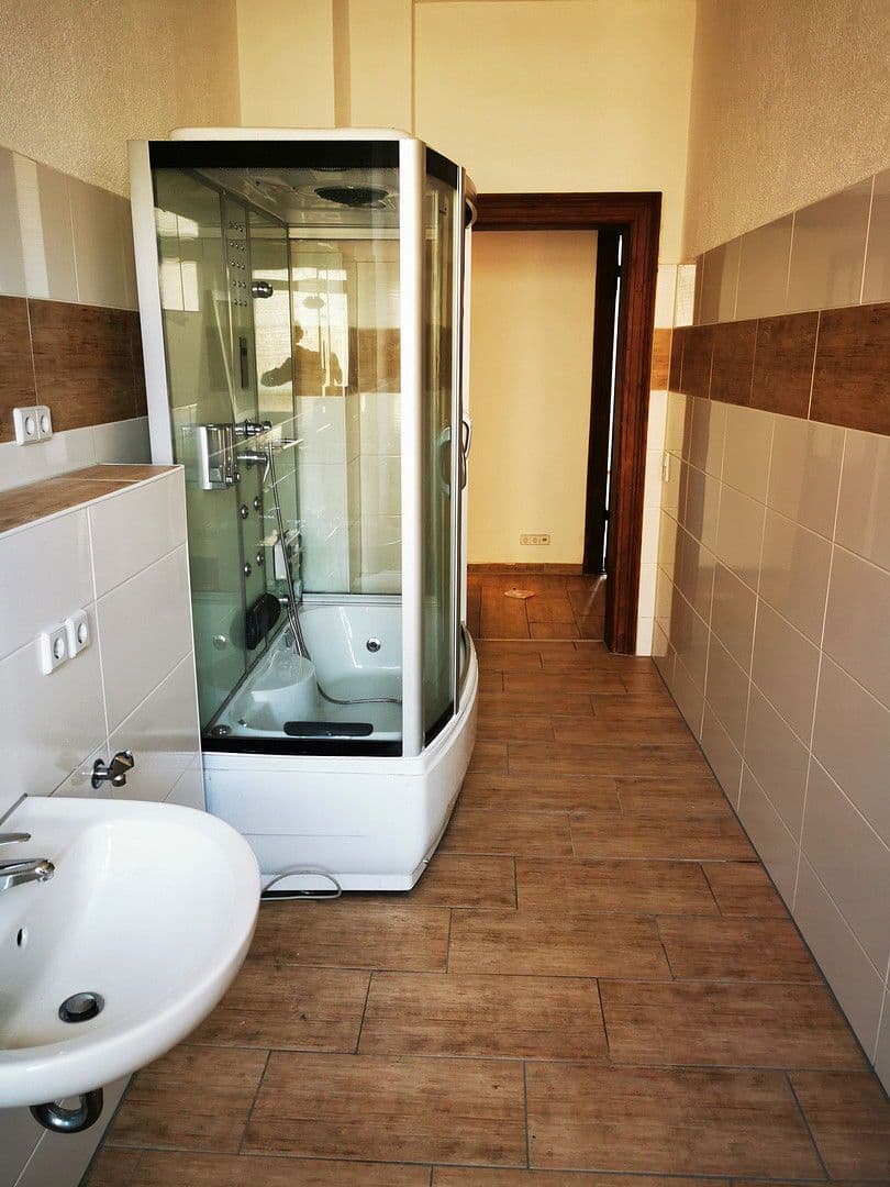 Prenájom bytu 2-izbový 84 m², Krukenbergstraße 1, Halle, Sasko-Anhaltsko Prenájom bytu 2-izbový 84 m², Krukenbergstraße 1, Halle, Sasko-Anhaltsko