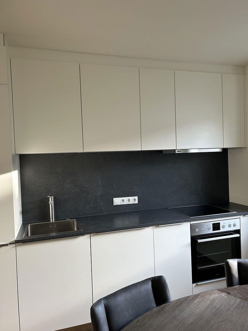 Prenájom bytu 3-izbový 66 m², Innsbruck, Tirolsko Prenájom bytu 3-izbový 66 m², Innsbruck, Tirolsko