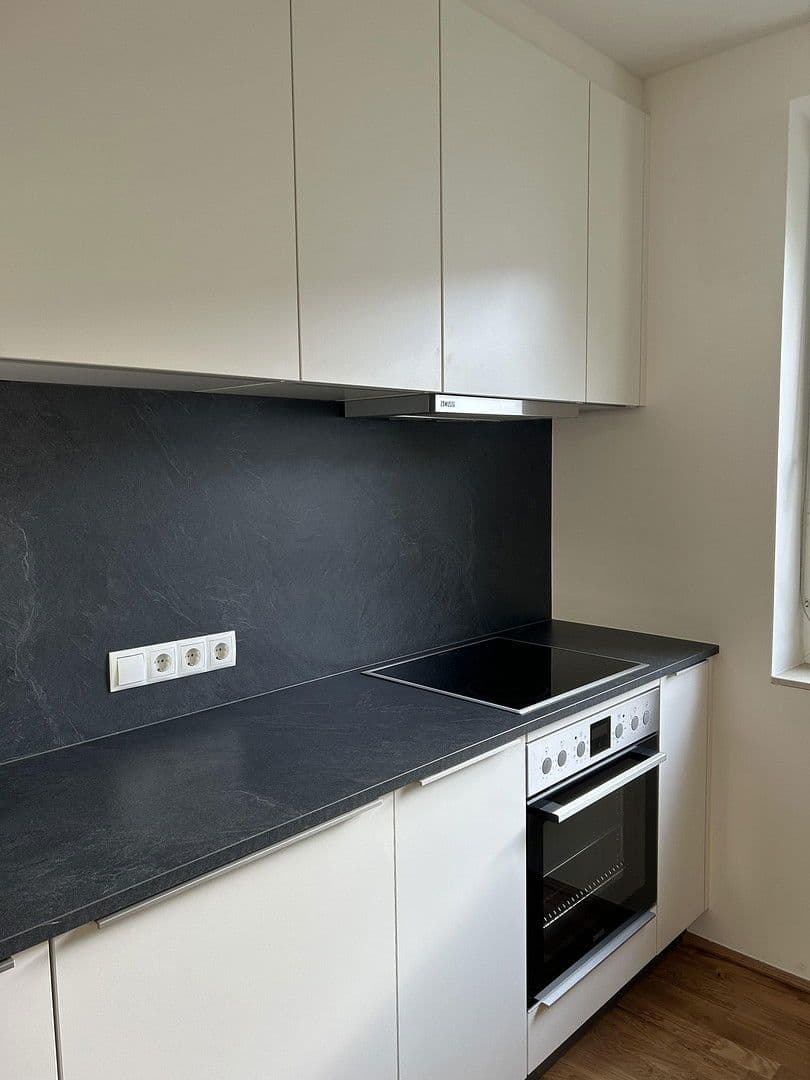 Prenájom bytu 3-izbový 66 m², Innsbruck, Tirolsko Prenájom bytu 3-izbový 66 m², Innsbruck, Tirolsko