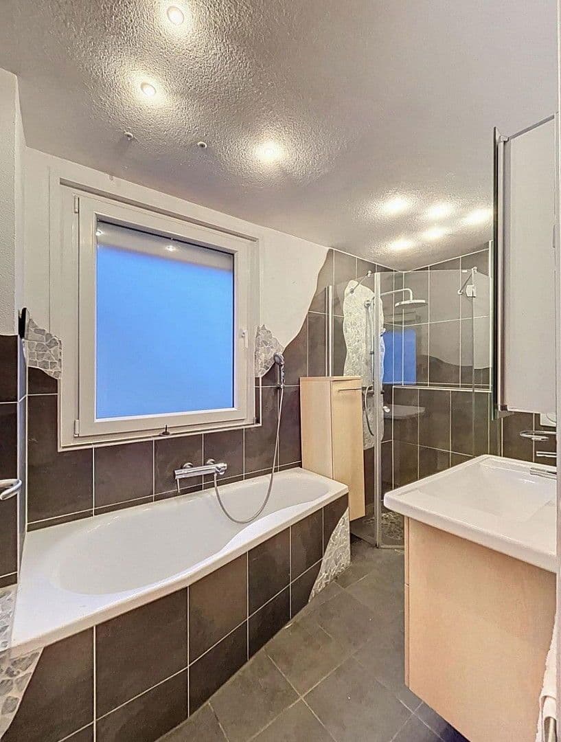 Predaj domu 138 m², pozemek 300 m², Sankt Ingbert, Sársko Predaj domu 138 m², pozemek 300 m², Sankt Ingbert, Sársko