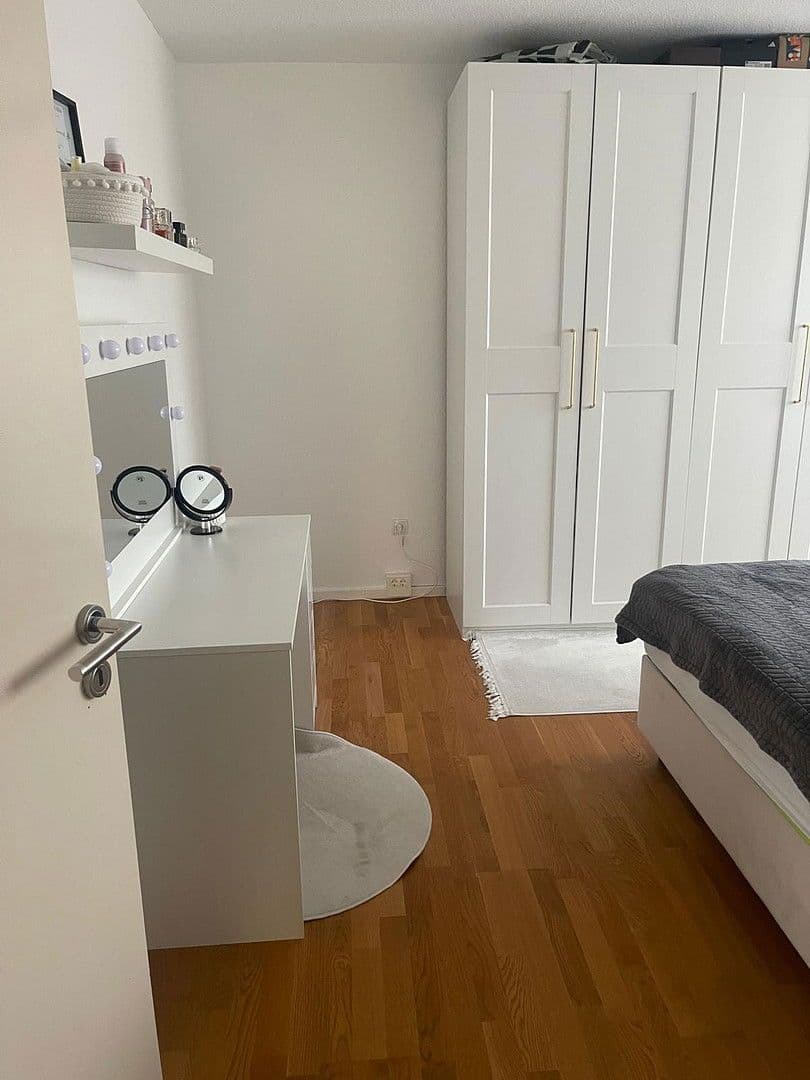 Prenájom bytu 3-izbový 80 m², Ludwigshafen am Rhein, Porýnie-Falcko Prenájom bytu 3-izbový 80 m², Ludwigshafen am Rhein, Porýnie-Falcko