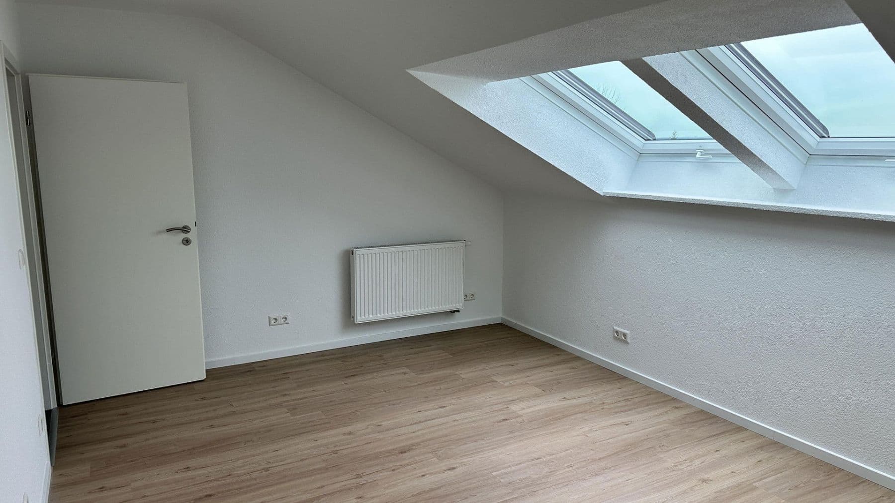 Prenájom bytu 2-izbový 57 m², Sindelfingen, Bádensko-Wurttembersko Prenájom bytu 2-izbový 57 m², Sindelfingen, Bádensko-Wurttembersko