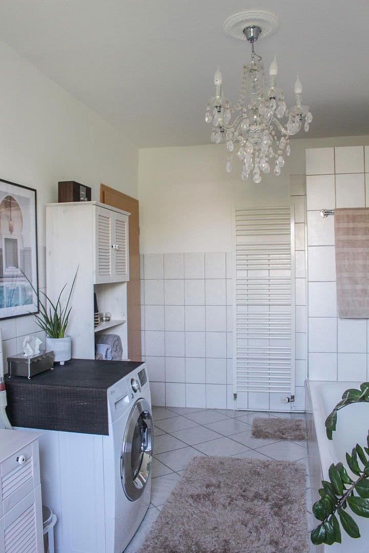 Predaj domu 256 m², pozemek 380 m², Mainz, Porýnie-Falcko Predaj domu 256 m², pozemek 380 m², Mainz, Porýnie-Falcko