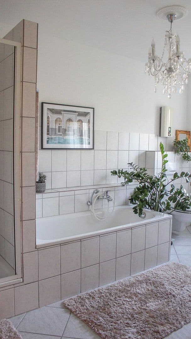 Predaj domu 256 m², pozemek 380 m², Mainz, Porýnie-Falcko Predaj domu 256 m², pozemek 380 m², Mainz, Porýnie-Falcko