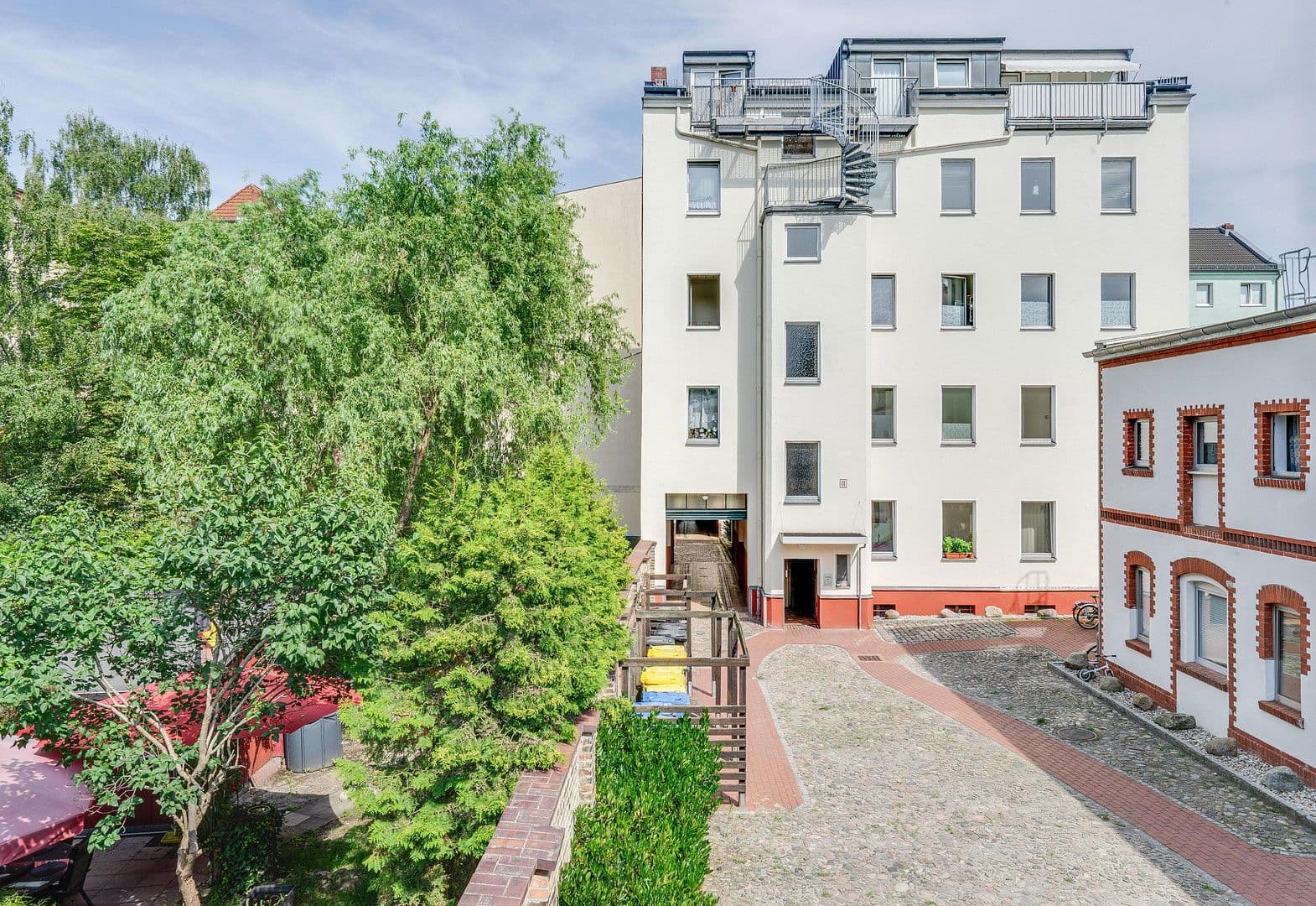 Prenájom bytu 1-izbový 87 m², Schönwalder Str. 73, Berlin, Berlín Prenájom bytu 1-izbový 87 m², Schönwalder Str. 73, Berlin, Berlín