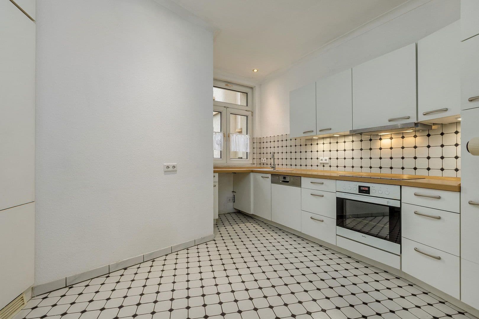 Predaj bytu 3-izbový 96 m², Frankfurt am Main, Hesensko Predaj bytu 3-izbový 96 m², Frankfurt am Main, Hesensko