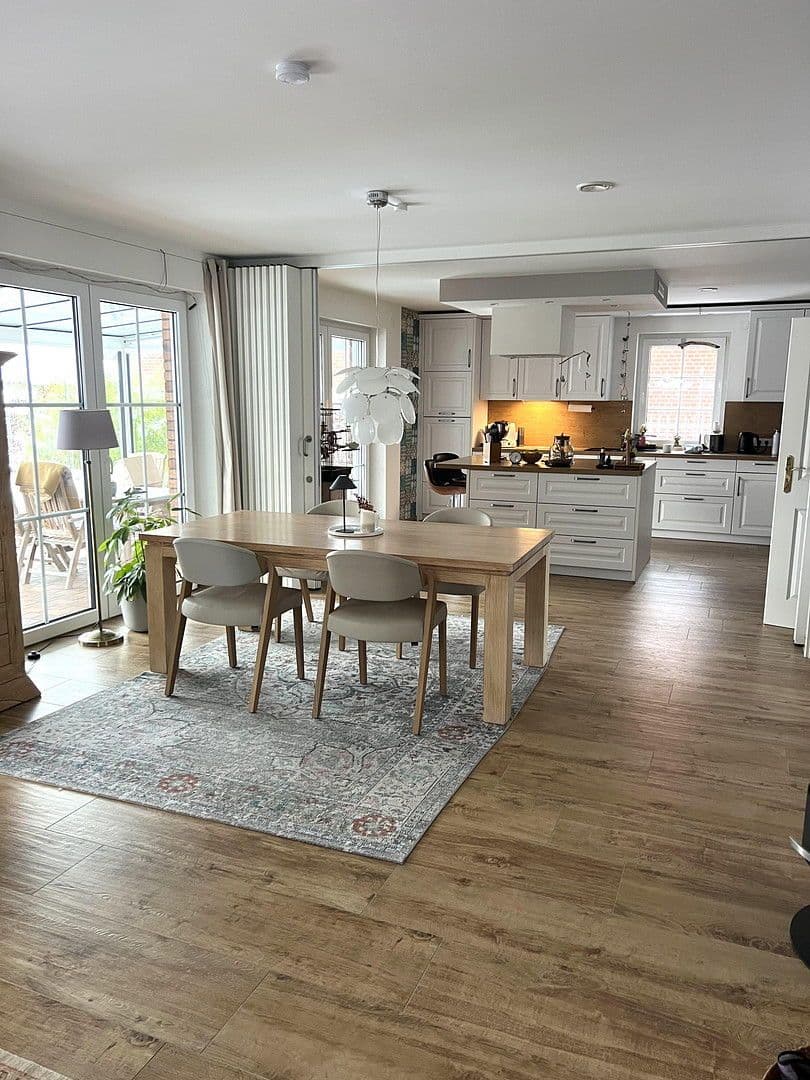 Predaj domu 190 m², pozemek 670 m², Stelle, Dolné Sasko Predaj domu 190 m², pozemek 670 m², Stelle, Dolné Sasko