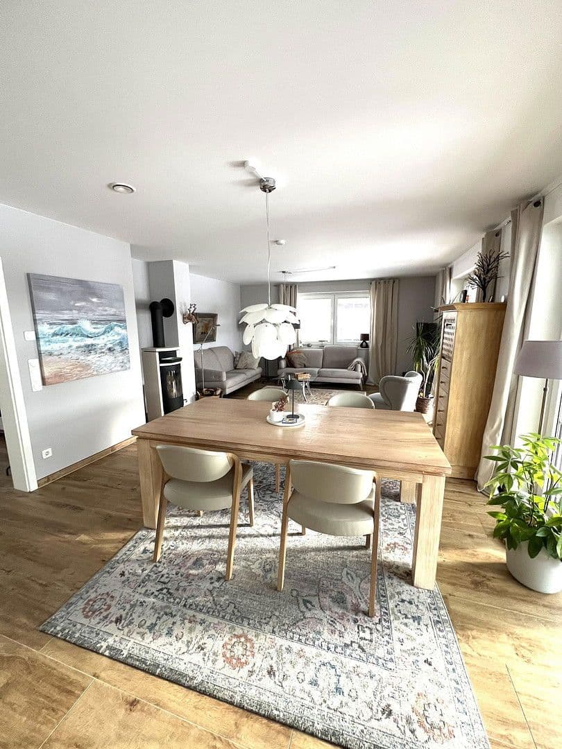 Predaj domu 190 m², pozemek 670 m², Stelle, Dolné Sasko Predaj domu 190 m², pozemek 670 m², Stelle, Dolné Sasko