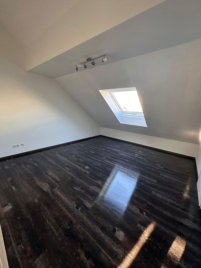 Predaj domu 130 m², pozemek 149 m², Glienicke/Nordbahn, Brandenbursko Predaj domu 130 m², pozemek 149 m², Glienicke/Nordbahn, Brandenbursko