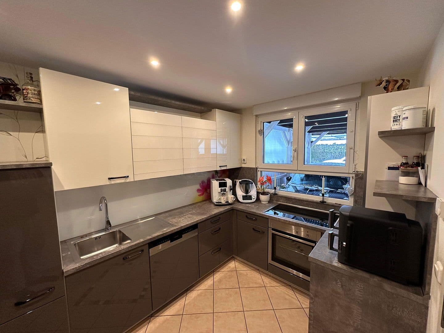 Predaj domu 130 m², pozemek 149 m², Glienicke/Nordbahn, Brandenbursko Predaj domu 130 m², pozemek 149 m², Glienicke/Nordbahn, Brandenbursko