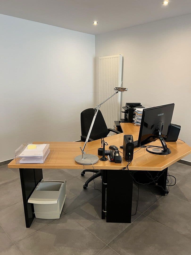 Prenájom nebytového priestoru 2.254 m², Leopoldshöhe, Severné Porýnie - Westfálsko Prenájom nebytového priestoru 2.254 m², Leopoldshöhe, Severné Porýnie - Westfálsko